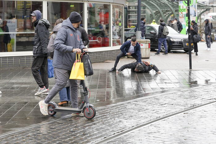 Undercover eenheden oefenen aanhouding in centrum