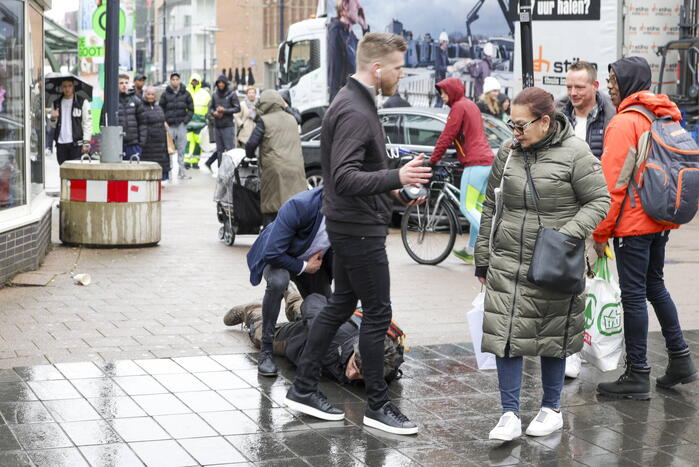 Undercover eenheden oefenen aanhouding in centrum