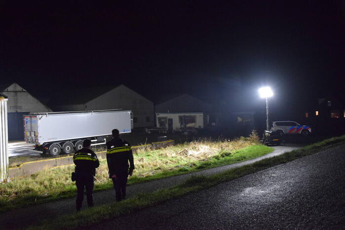 Arrestatieteam valt loods binnen