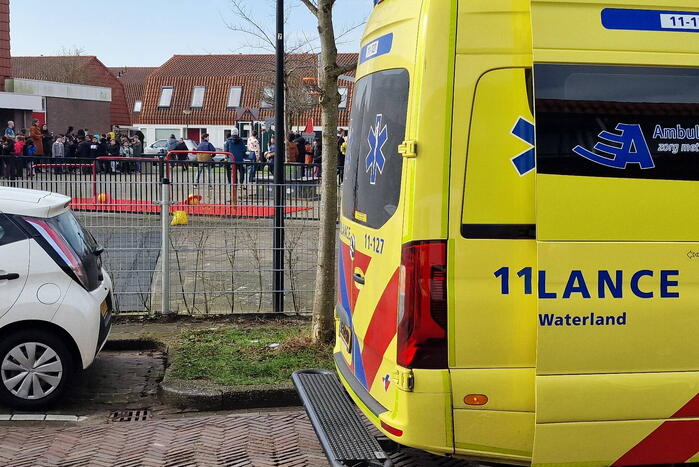 Basisschool ontruimd vanwege vreemde geur