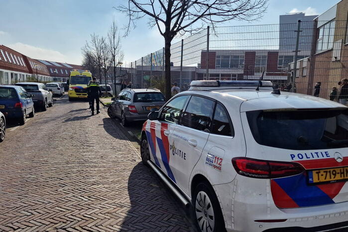 Basisschool ontruimd vanwege vreemde geur