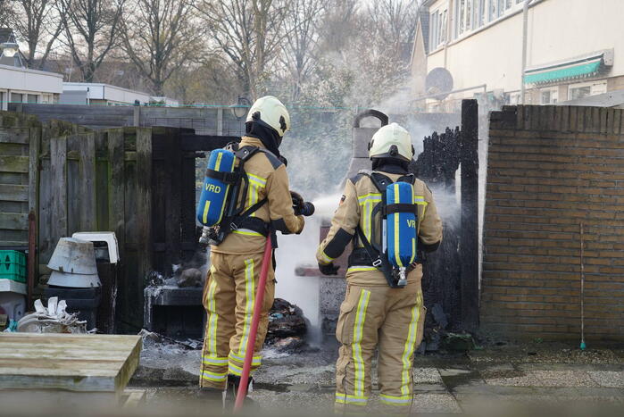 Schutting in brand buurtbewoners starten blusactie