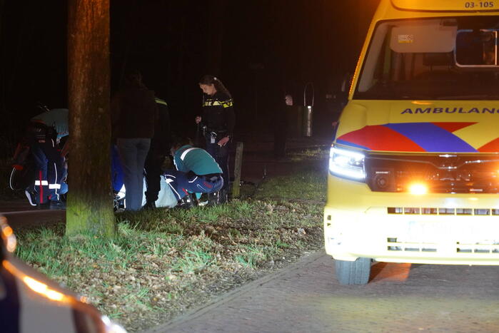 Meisje bekneld in fiets bij ongeval met andere fiets