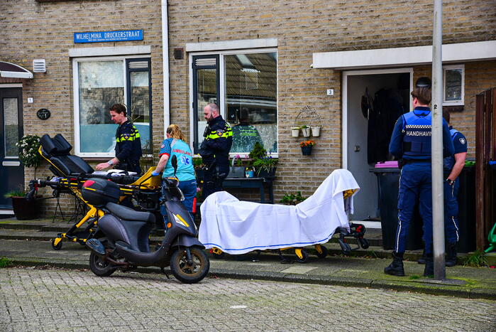 Gewonden en aanhouding bij steekpartij in woning