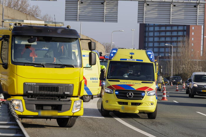 Ongeval op snelweg tussen meerdere voertuigen