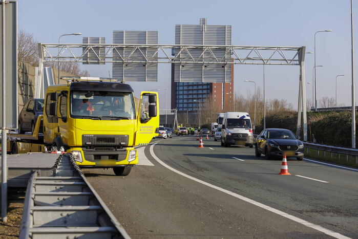 Ongeval op snelweg tussen meerdere voertuigen