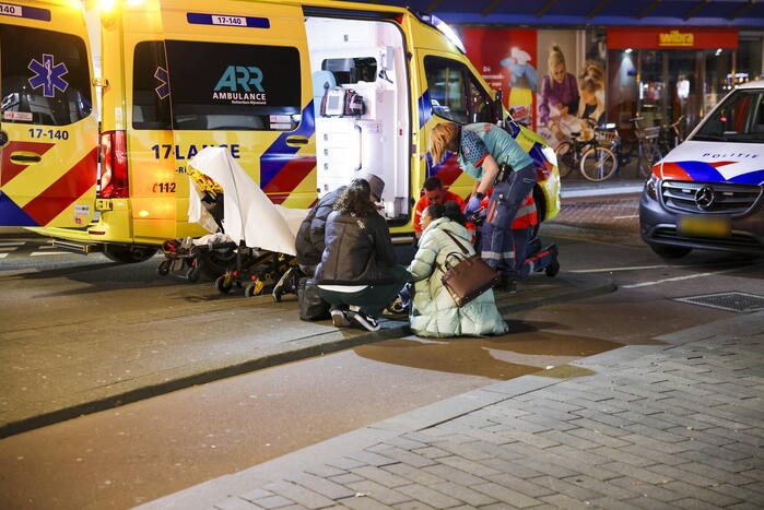 Voetganger gewond bij botsing met auto