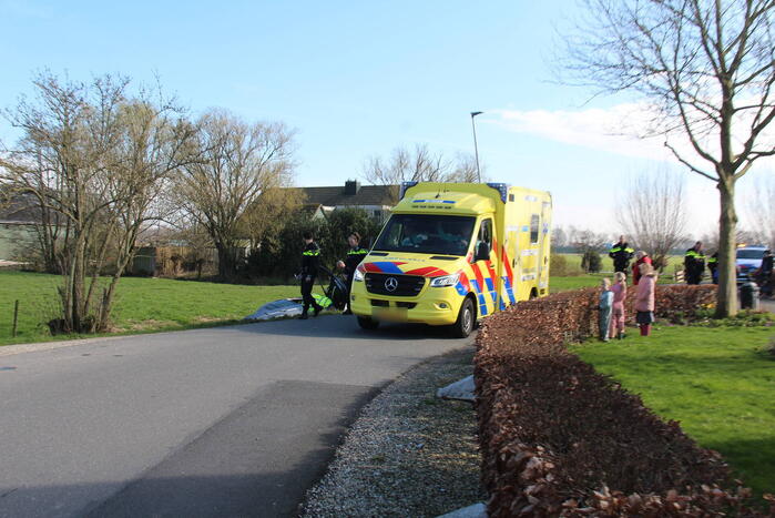 Personenauto raakt te water