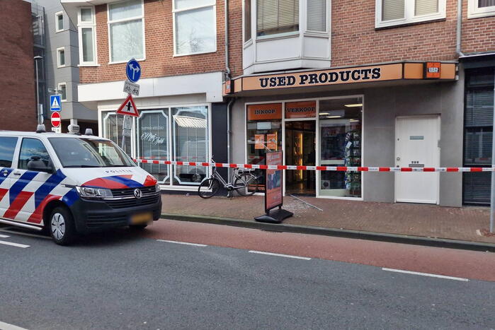 Politie lost schoten na gewapende overval
