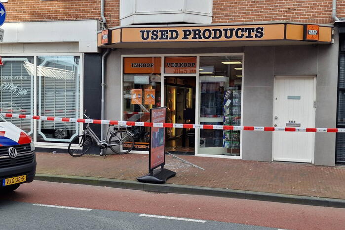 Politie lost schoten na gewapende overval