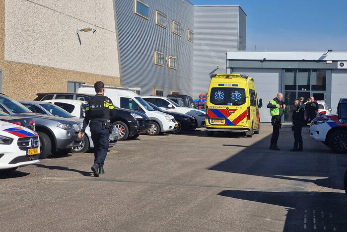 Zwaargewonde na schietpartij, dader slaat op de vlucht