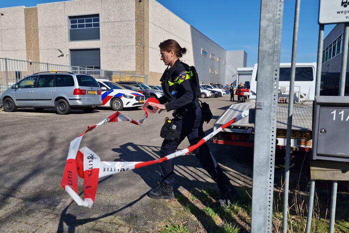 Zwaargewonde na schietpartij, dader slaat op de vlucht