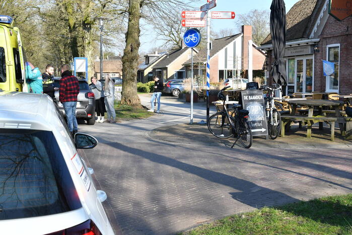 Jonge fietser aangereden door auto