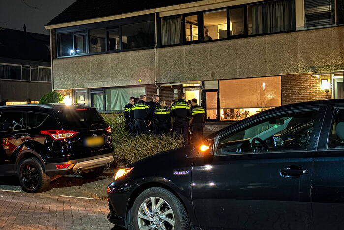 Veel politieinzet rondom woning
