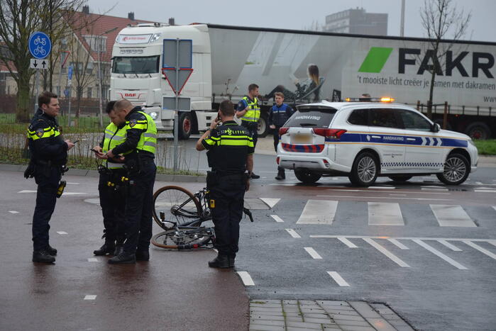 Fietser geschept door automobilist