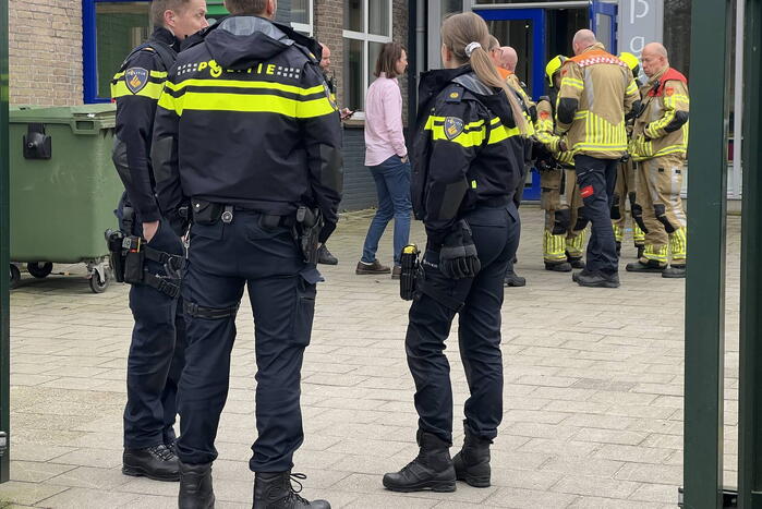Schoolgebouw ontruimd wegens vreemde lucht