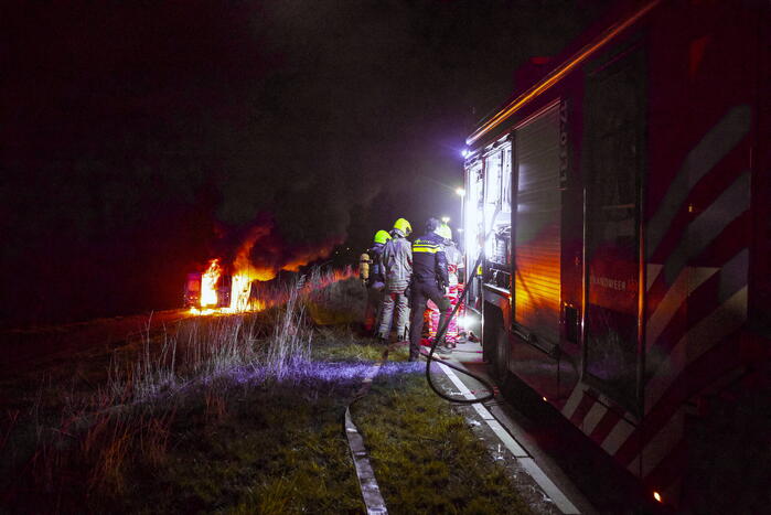 Bestelbus verwoest door brand