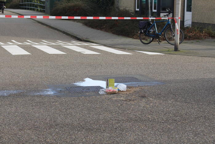 Man op brommer overleden bij botsing met auto