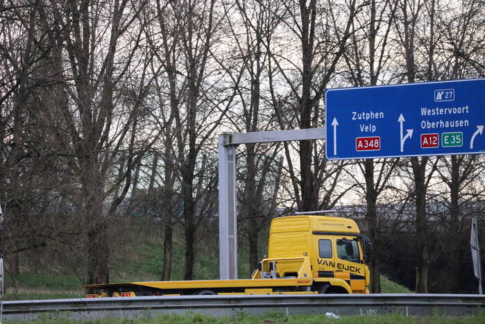 Mogelijk brand in motorcompartiment