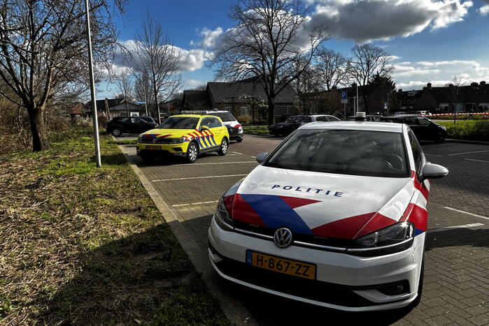 Zwaargewonde na steekpartij bij flat