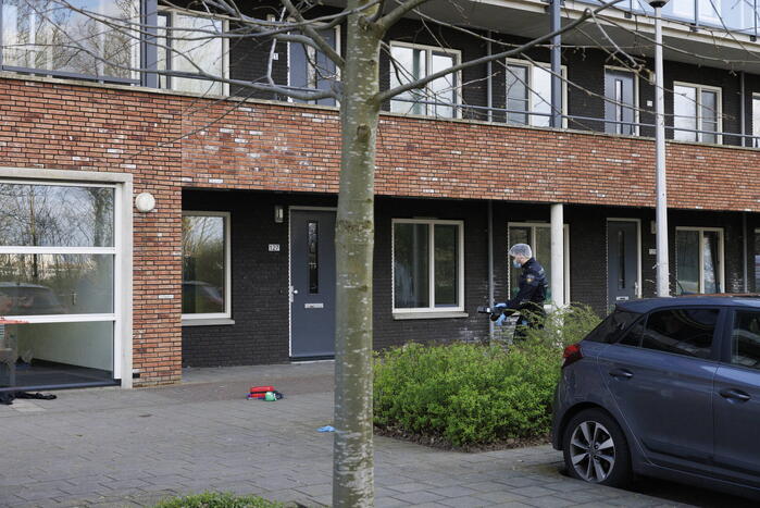 Zwaargewonde na steekpartij bij flat