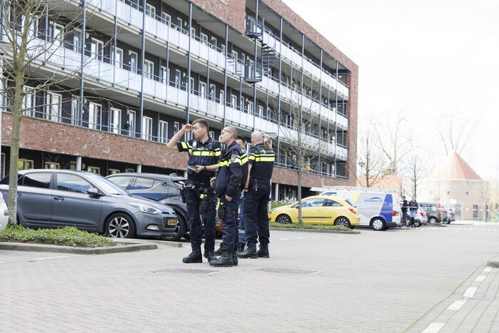 Zwaargewonde na steekpartij bij flat