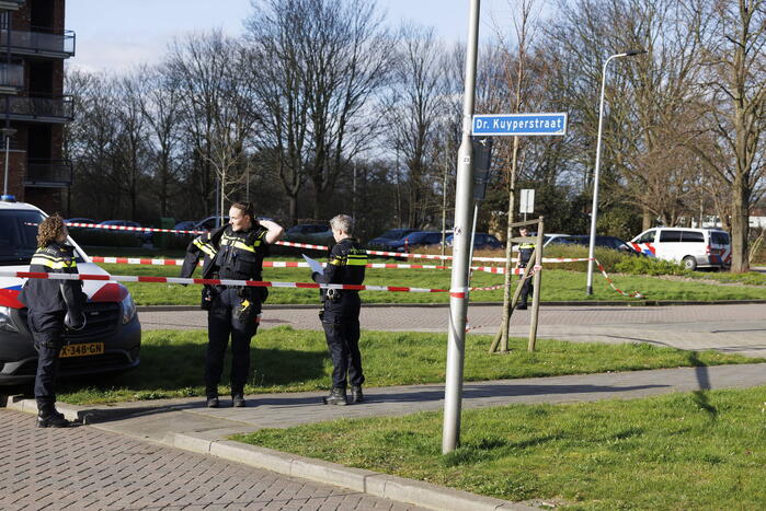 Zwaargewonde na steekpartij bij flat