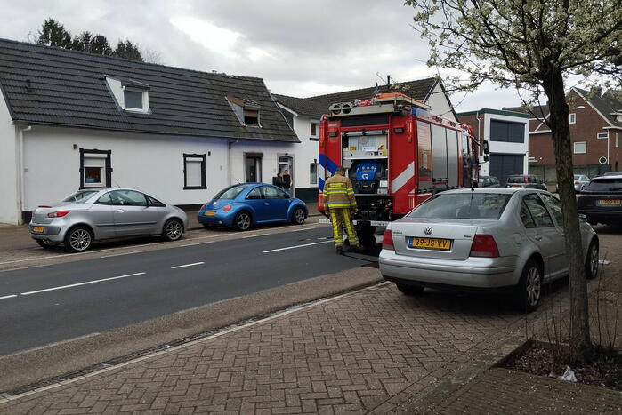 Brand in geparkeerde auto geblust