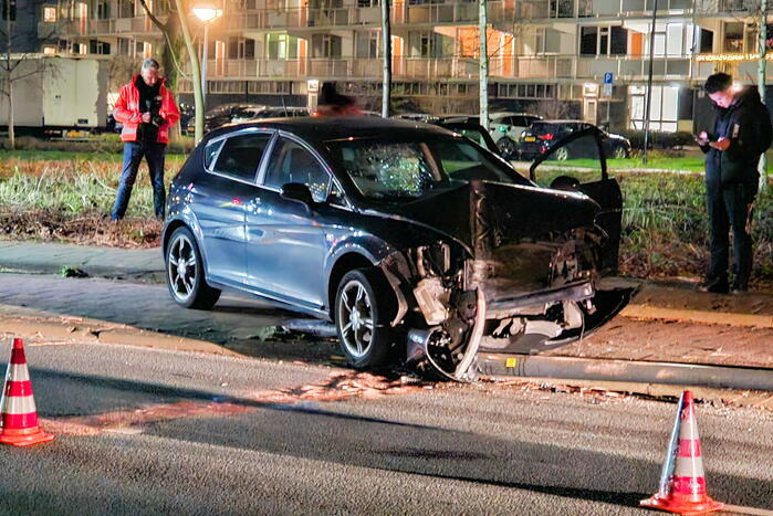 Auto zwaar beschadigd bij eenzijdig ongeval