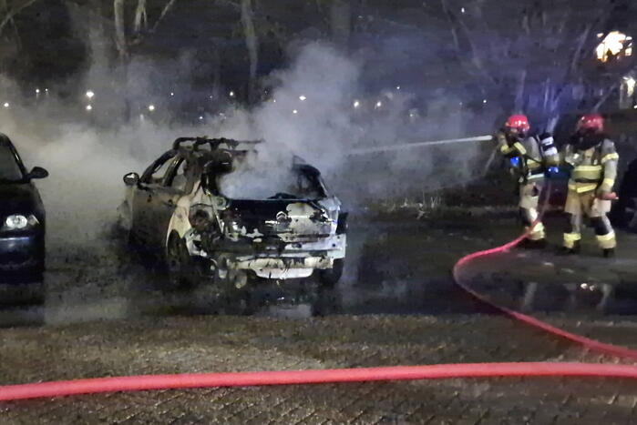 Personenauto verwoest door brand
