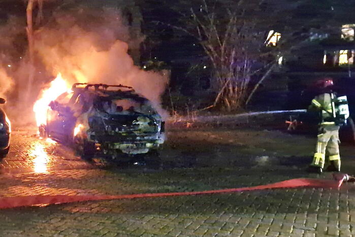 Personenauto verwoest door brand