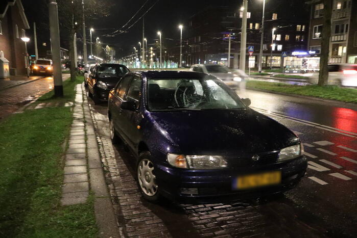 Voetganger geschept door personenauto
