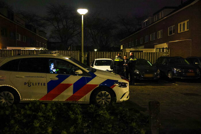 Vier mannen overvallen woning en slaan op vlucht