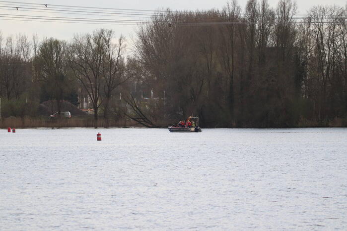 Grote zoektocht na aantreffen boot
