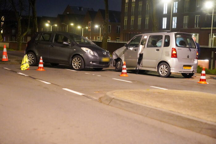Twee voertuigen beschadigd bij aanrijding