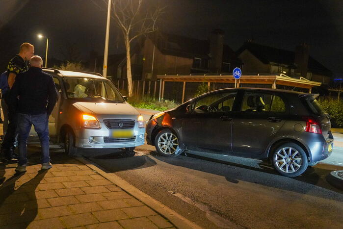 Twee voertuigen beschadigd bij aanrijding
