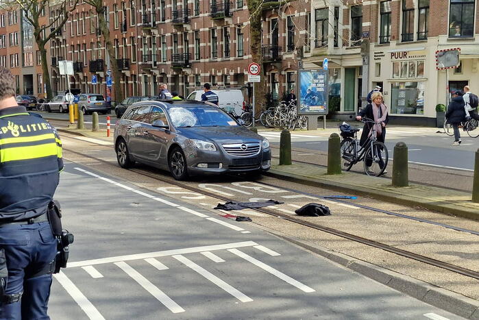 Traumateam ingezet voor ernstig ongeval tussen fietser en taxi