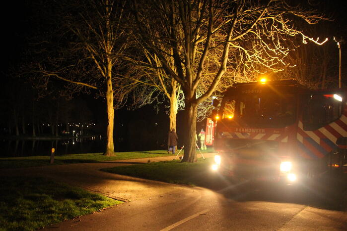 Zoektocht naar mogelijk persoon in water