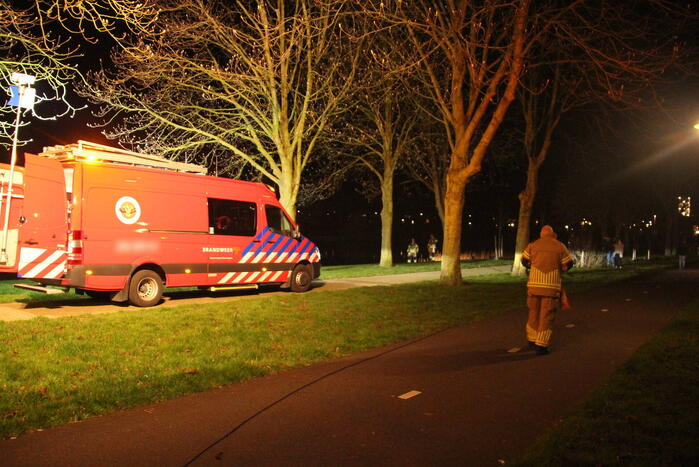 Zoektocht naar mogelijk persoon in water
