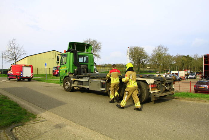 Rookontwikkeling bij chassis van vrachtwagen