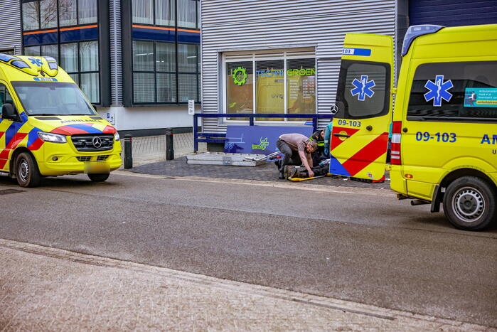 Traumahelikopter ingezet voor bedrijfsongeval