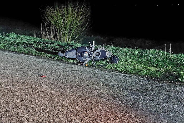 Scooterrijder gewond nadat hij ten val komt