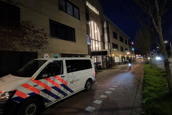 Persoon gewond na steekpartij in appartementencomplex