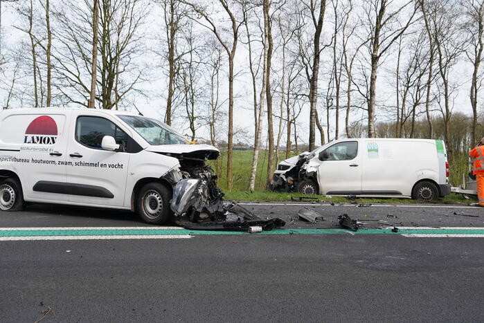 Ravage na ongeval tussen meerdere voertuigen