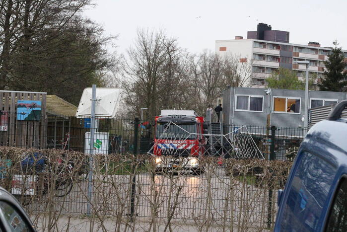 Brandweer aanwezig bij mogelijke brand AZC