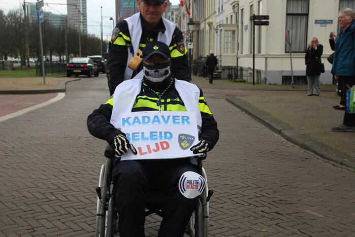 Politieagenten demonstreren tegen te hoge pensioenleeftijd