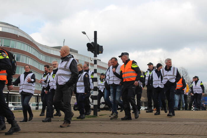 Politieagenten demonstreren tegen te hoge pensioenleeftijd