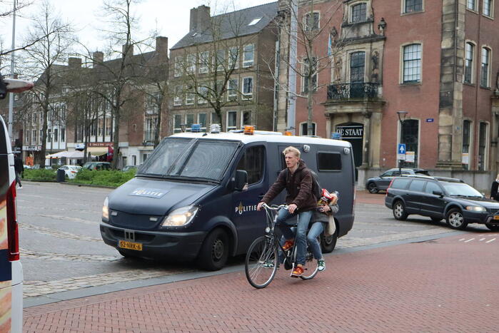 Massale politie-inzet bij rechtzaak, pegida voorman aangehouden