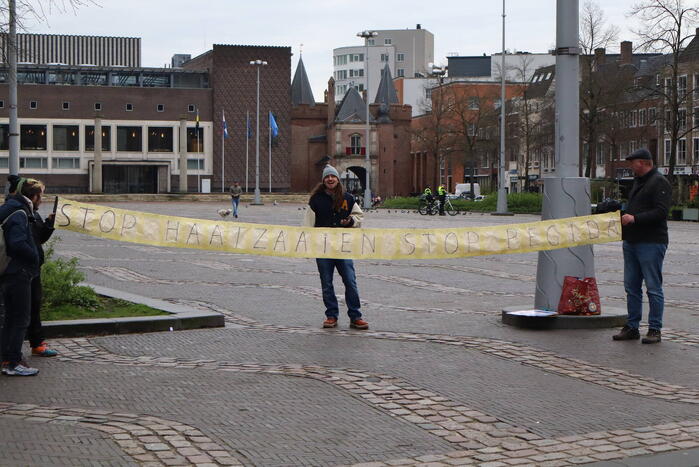Massale politie-inzet bij rechtzaak, pegida voorman aangehouden