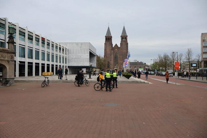 Massale politie-inzet bij rechtzaak, pegida voorman aangehouden